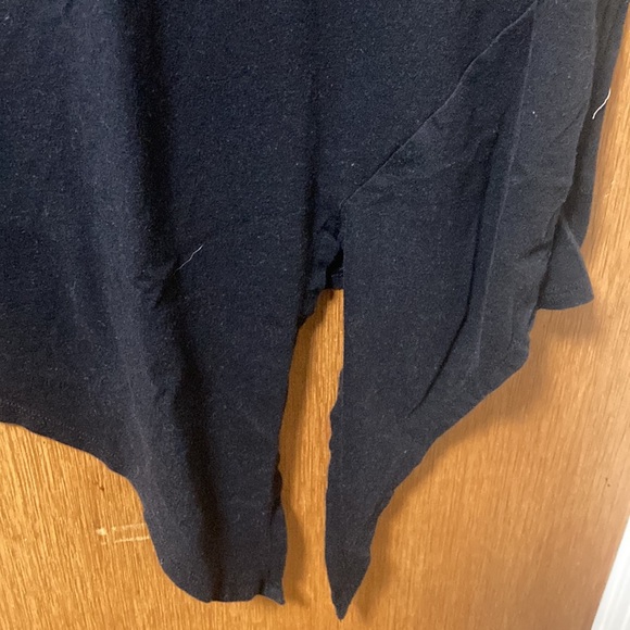 Simply Vera Black Top XL with Tie at the Bottom - Picture 3 of 5